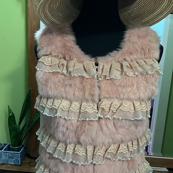 Women’s Real Fur Vest With Lace Trimming Autumn/Winter - Picture 7 of 10